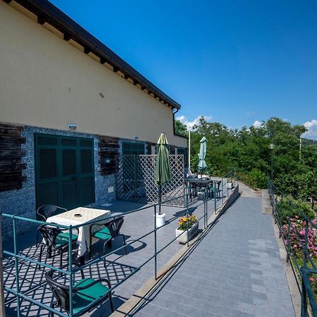 211 - Appartamento Acacia, Terrazza Giardino E Piscina Carro Kültér fotó