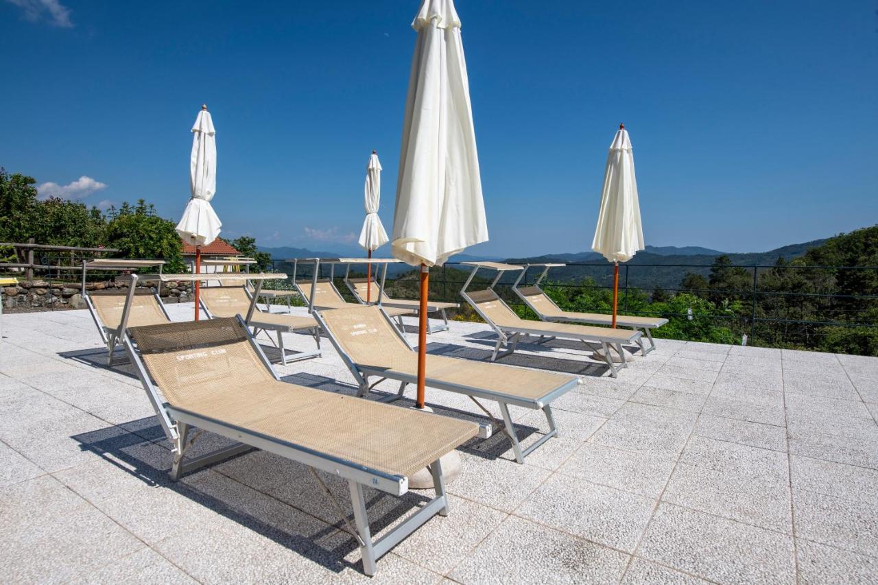 211 - Appartamento Acacia, Terrazza Giardino E Piscina Carro Kültér fotó