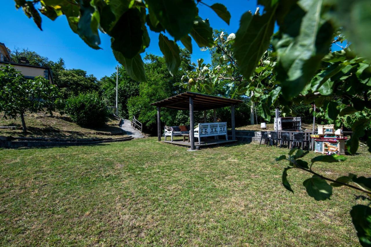 211 - Appartamento Acacia, Terrazza Giardino E Piscina Carro Kültér fotó