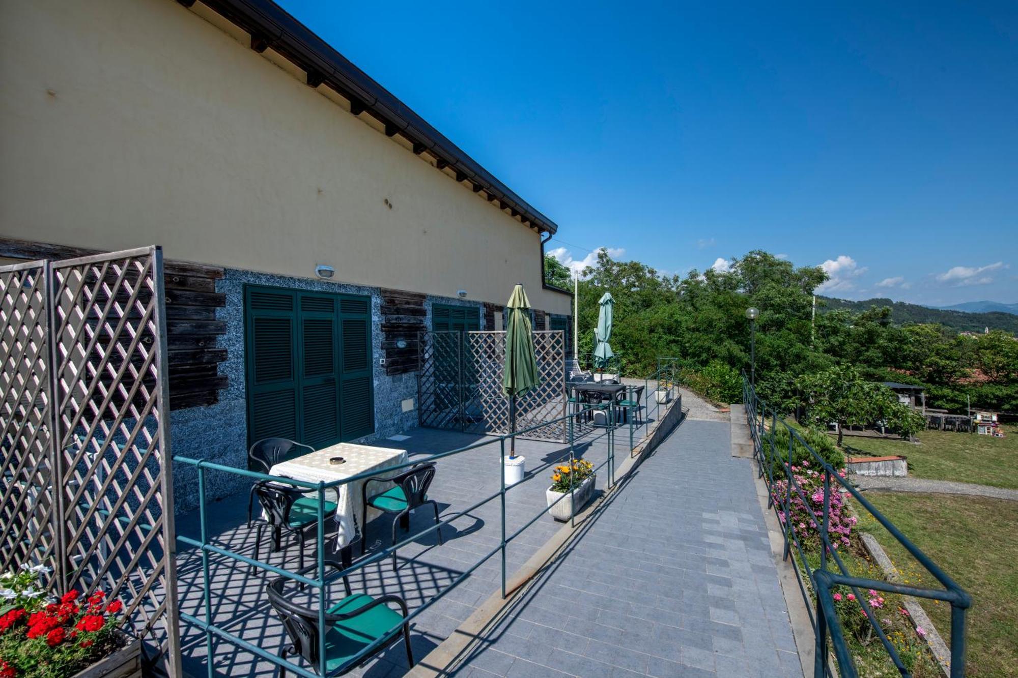211 - Appartamento Acacia, Terrazza Giardino E Piscina Carro Kültér fotó
