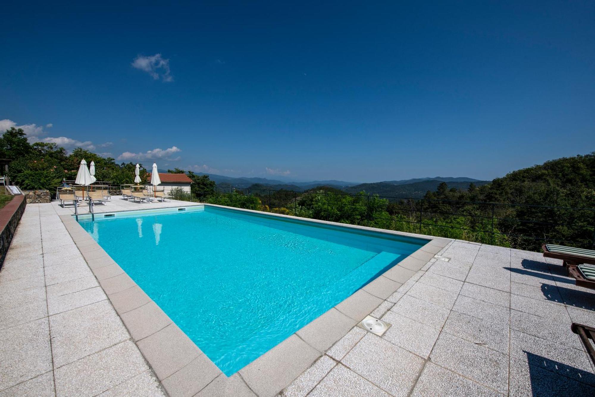 211 - Appartamento Acacia, Terrazza Giardino E Piscina Carro Kültér fotó