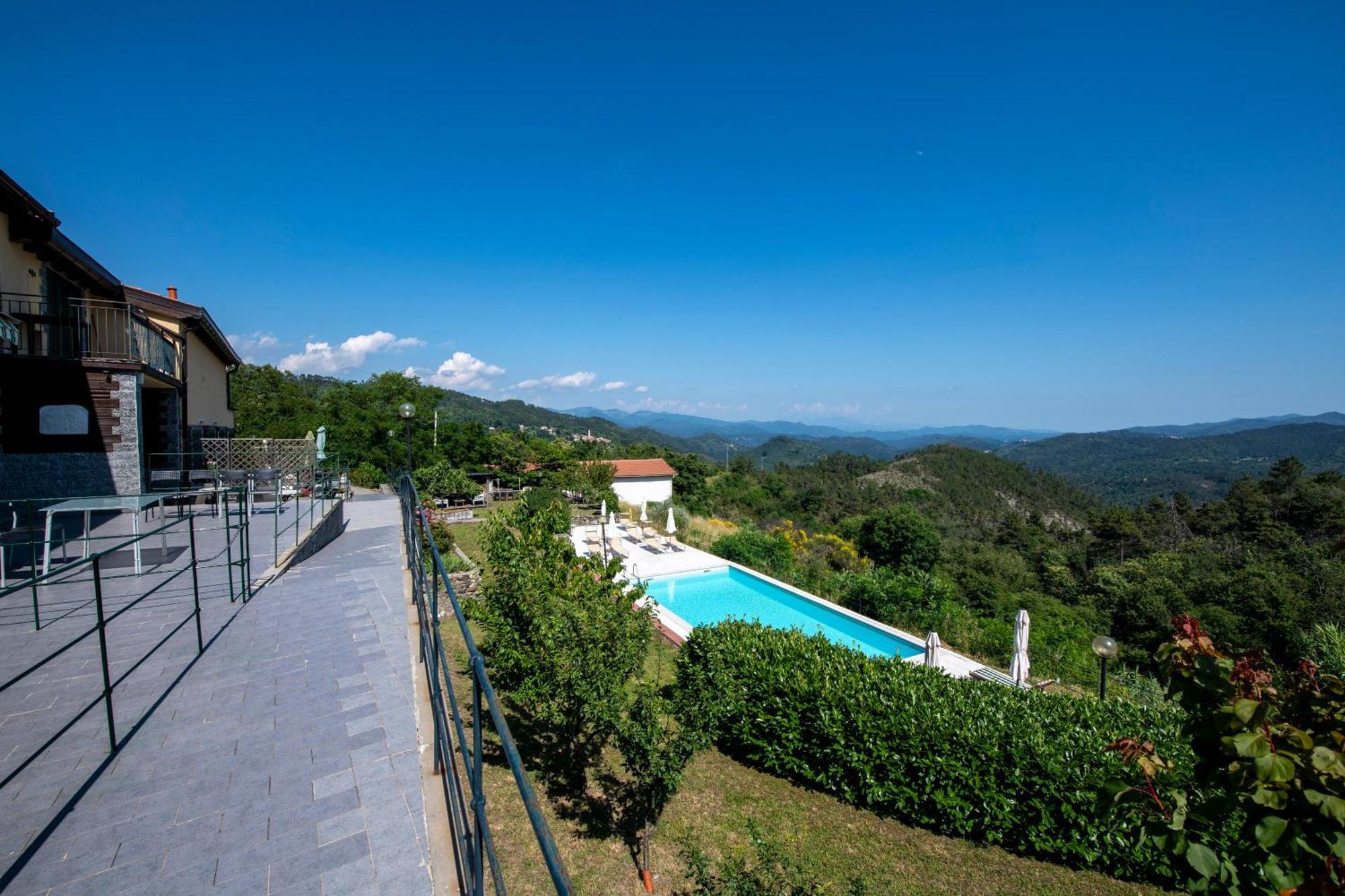 211 - Appartamento Acacia, Terrazza Giardino E Piscina Carro Kültér fotó