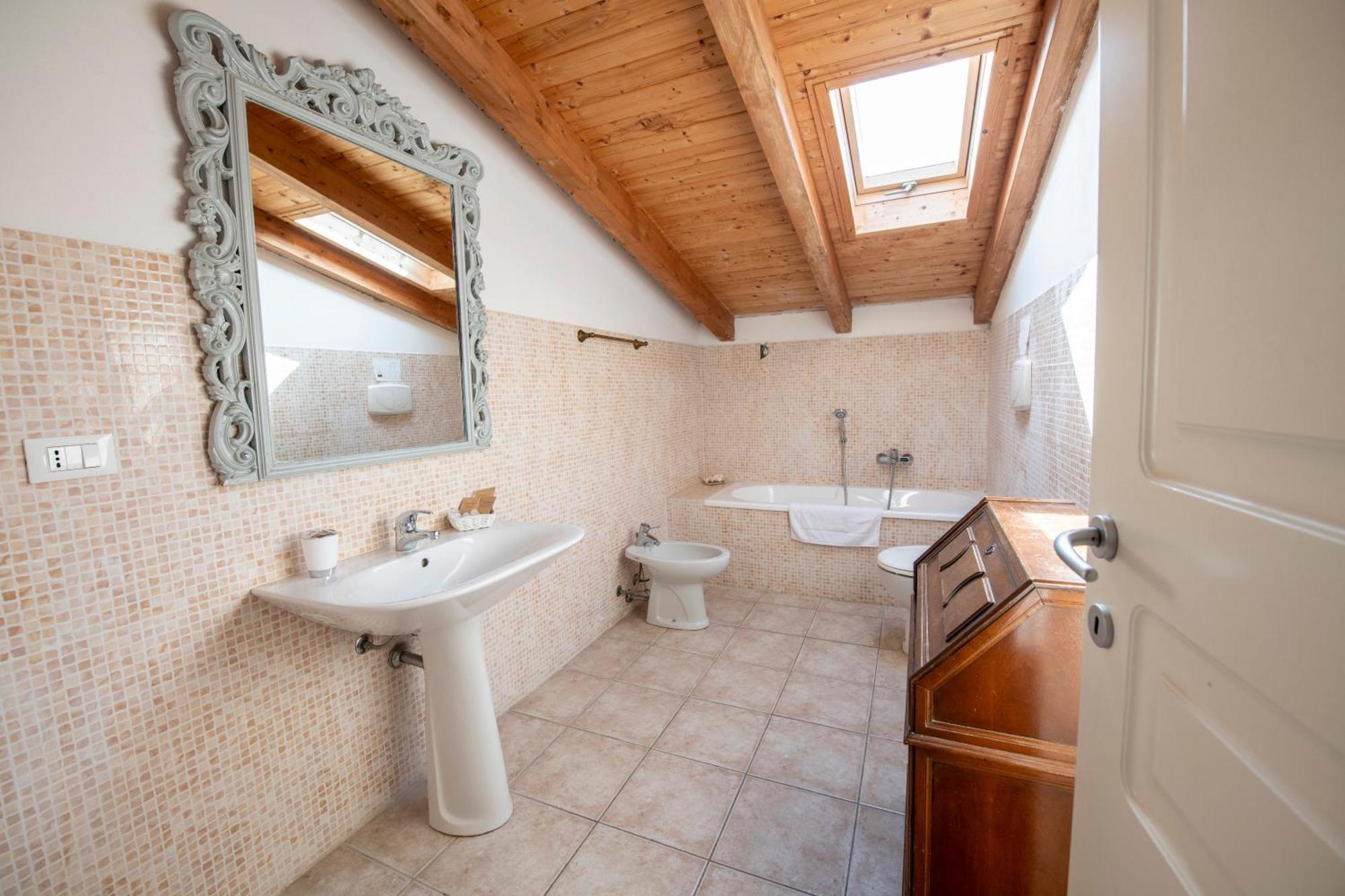 211 - Appartamento Acacia, Terrazza Giardino E Piscina Carro Kültér fotó