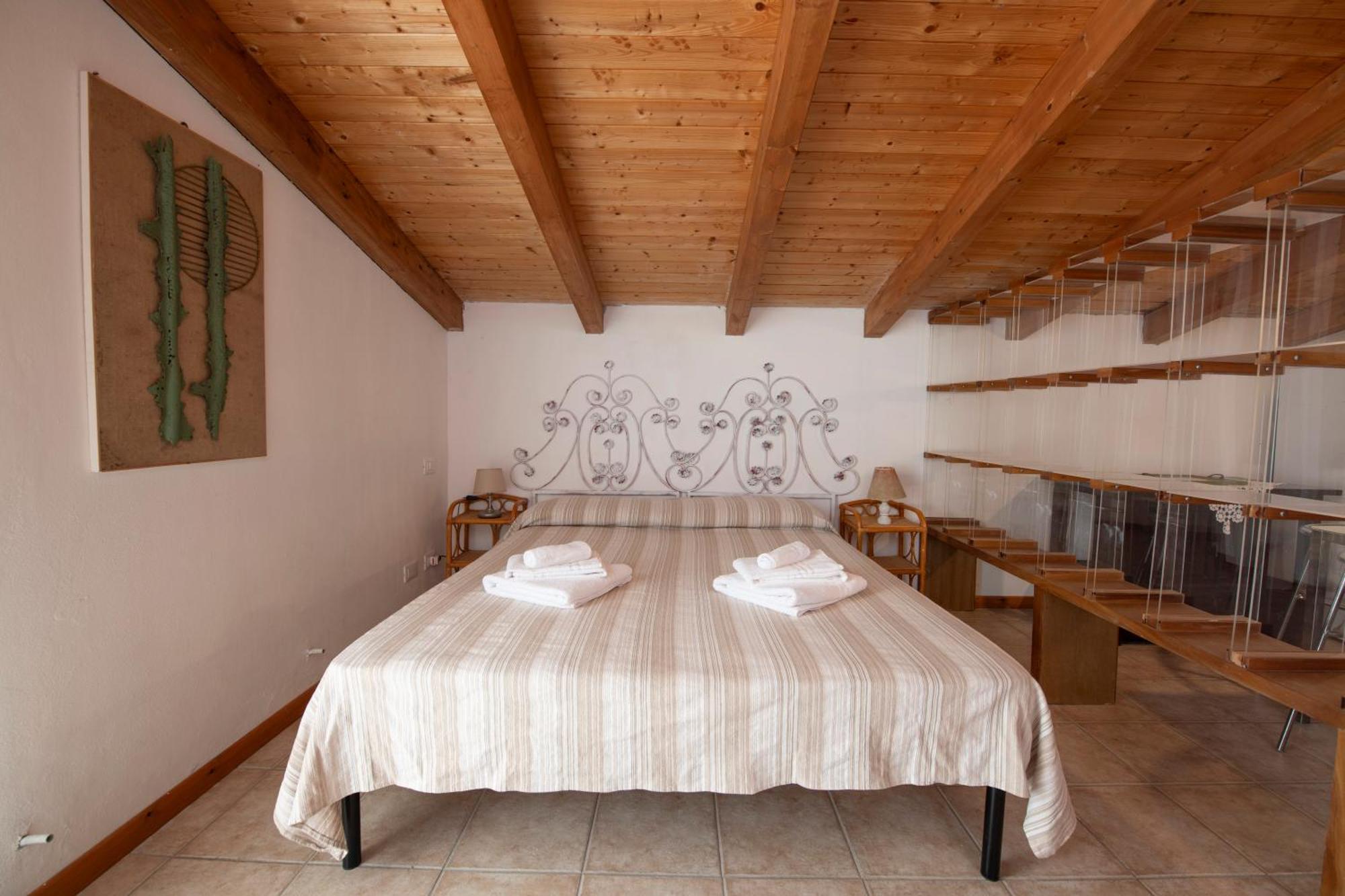 211 - Appartamento Acacia, Terrazza Giardino E Piscina Carro Kültér fotó