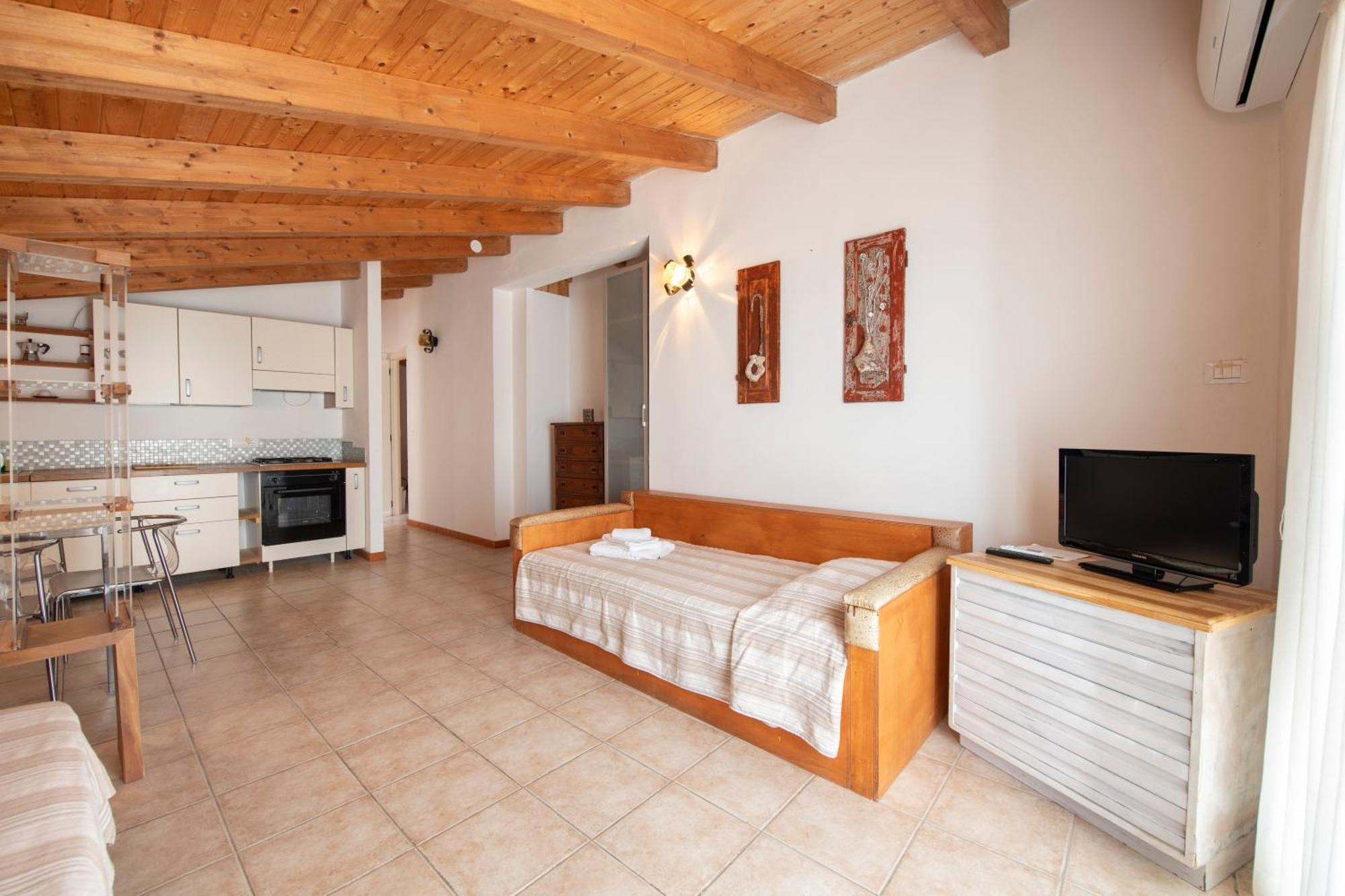 211 - Appartamento Acacia, Terrazza Giardino E Piscina Carro Kültér fotó